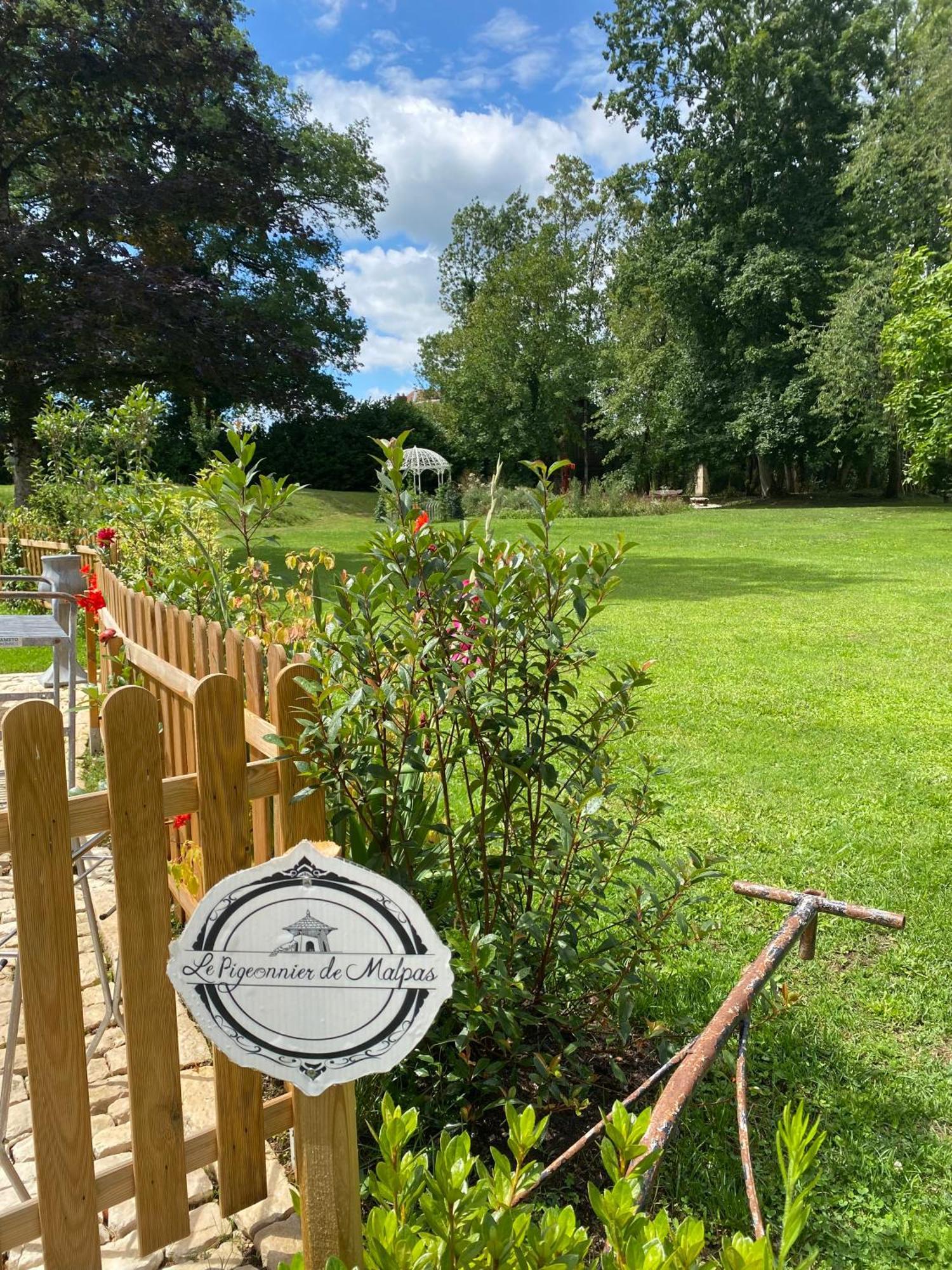 Quingey Le Colombier De Malpas B&B 외부 사진